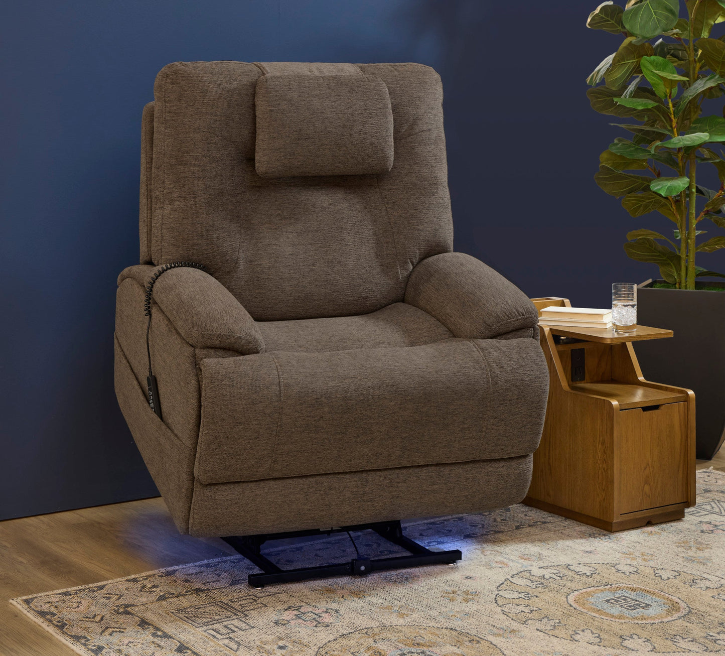 Flexsteel Zecliner Model 4+ Power Lift Recliner with Power Headrest & Lumbar, Heat & Massage - Toast