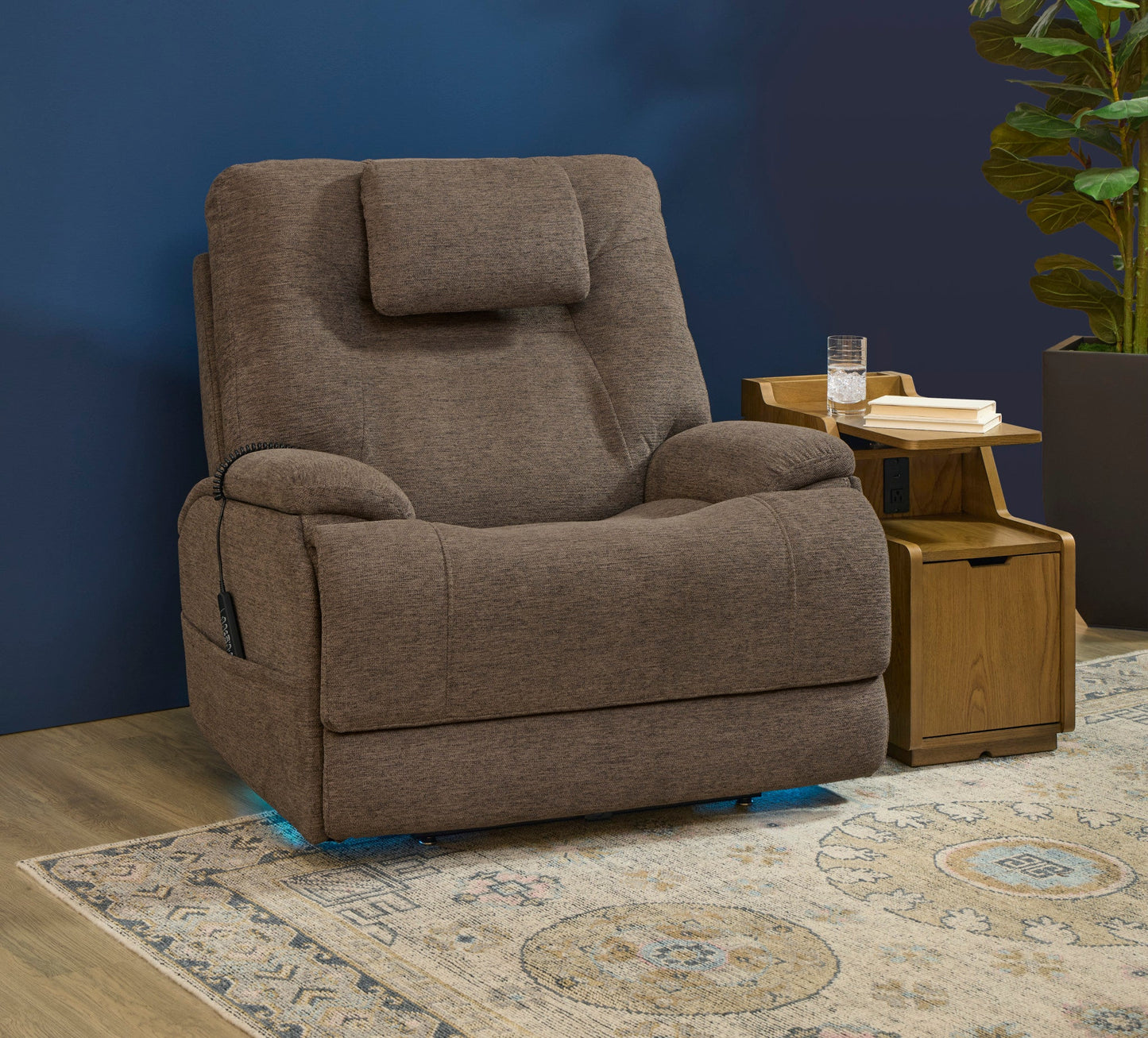 Flexsteel Zecliner Model 4+ Power Lift Recliner with Power Headrest & Lumbar, Heat & Massage - Toast