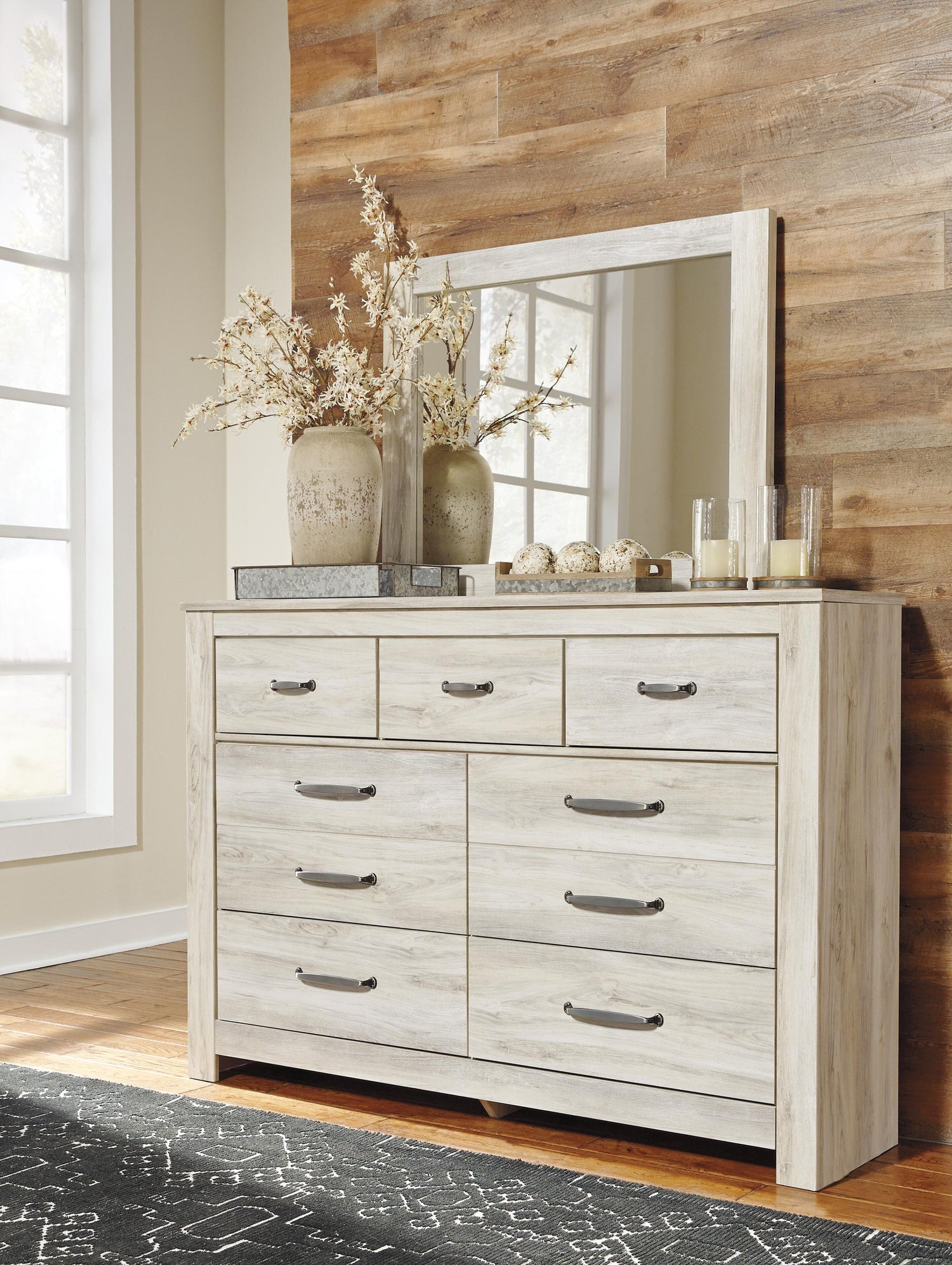 Bedroom > Dresser & Mirror